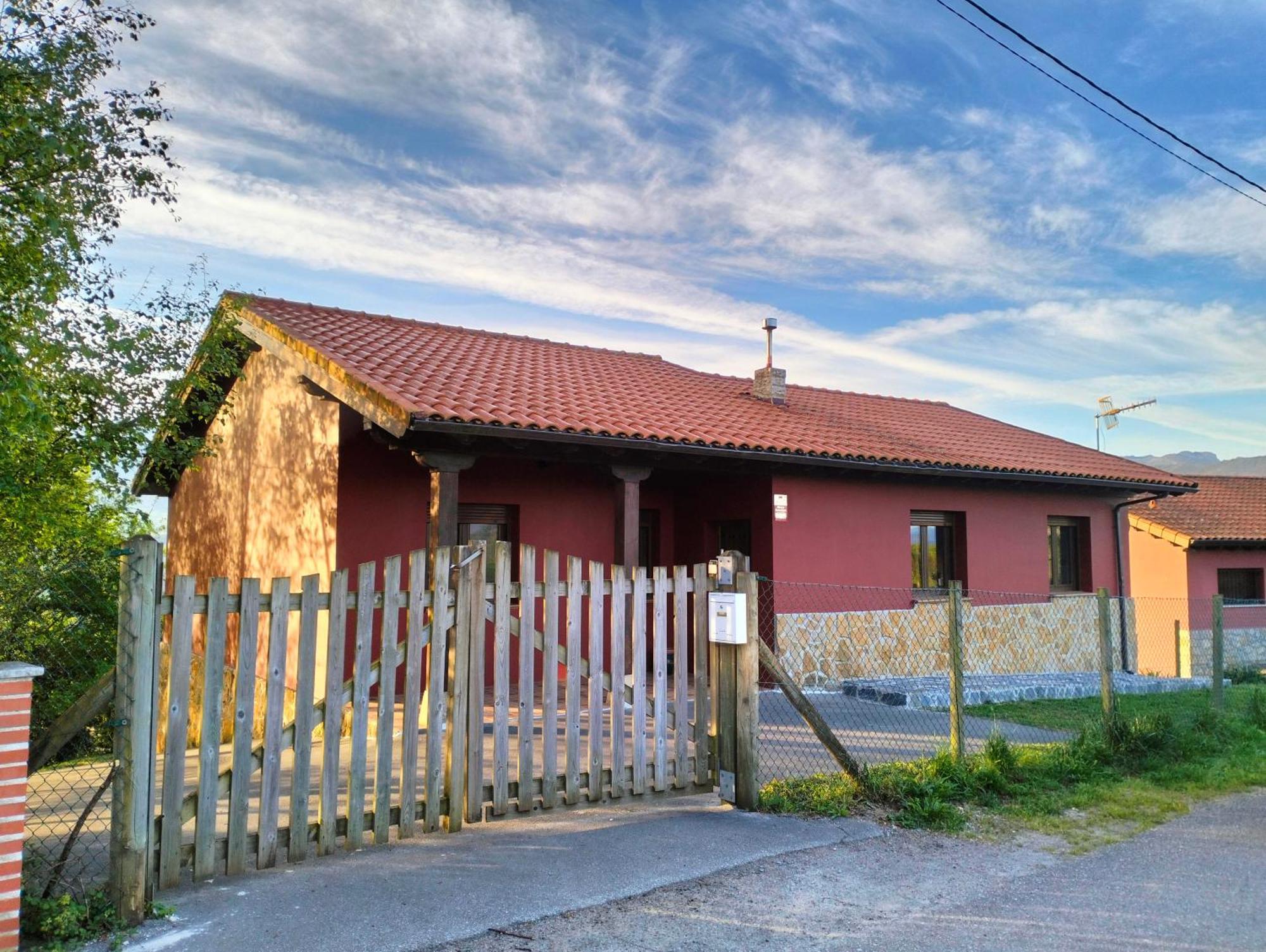 Gasthaus La Casa De Nuria Onís Exterior foto
